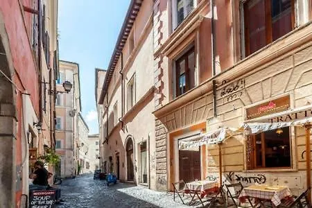 Campo De Fiori Crossbow 2 *